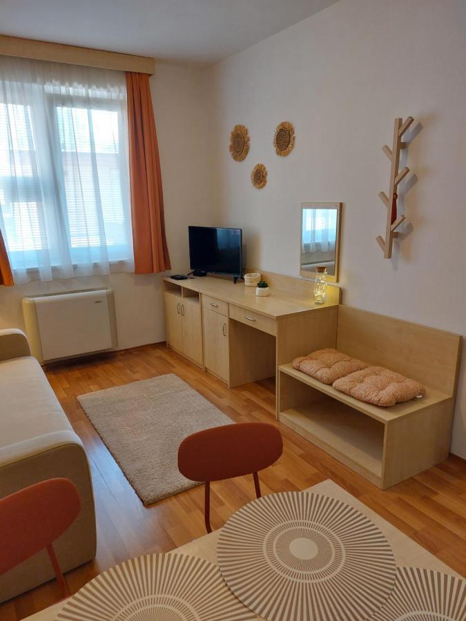 Myrelax Apartment - Hajdúszoboszló מראה חיצוני תמונה
