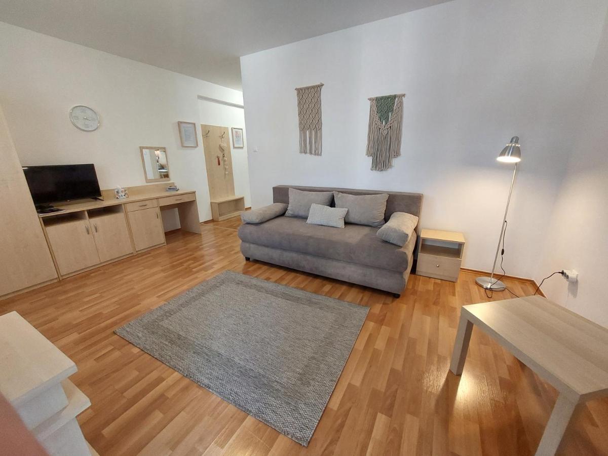 Myrelax Apartment - Hajdúszoboszló מראה חיצוני תמונה